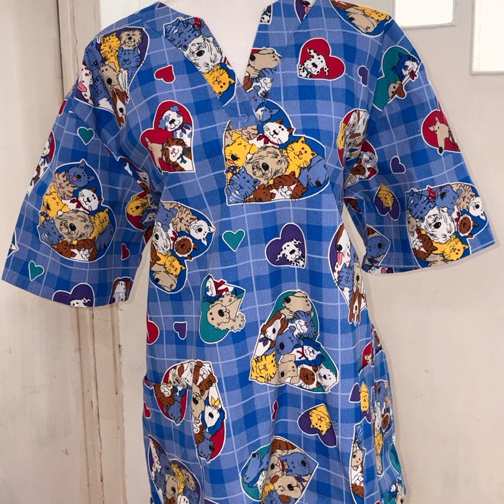 Vintage Puppy Print Scrub Top Blue Kawaii Cottagecore Cute Dogs Hearts Size L